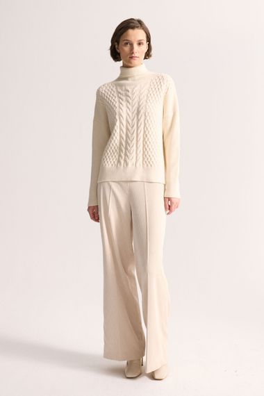 UNQ Пуловер с косами