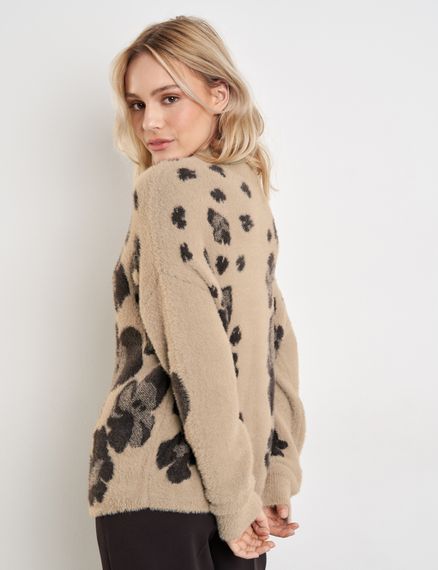 Джемпер пушистый TAIFUN