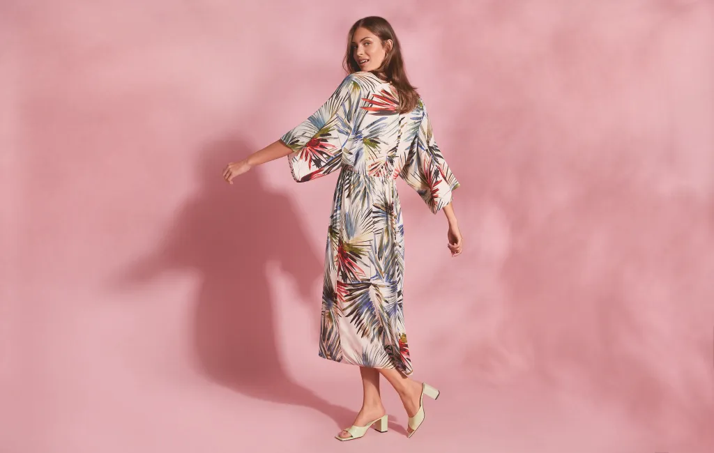 Платье с экзотическим принтом TAIFUN