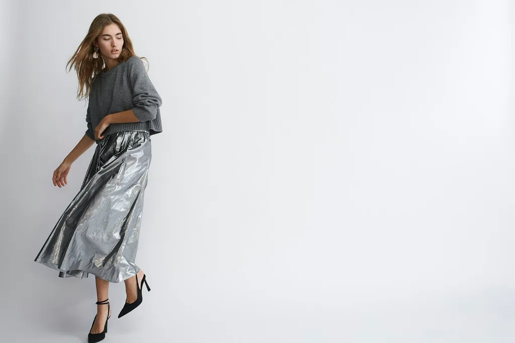 OUI/ Удивительный серый