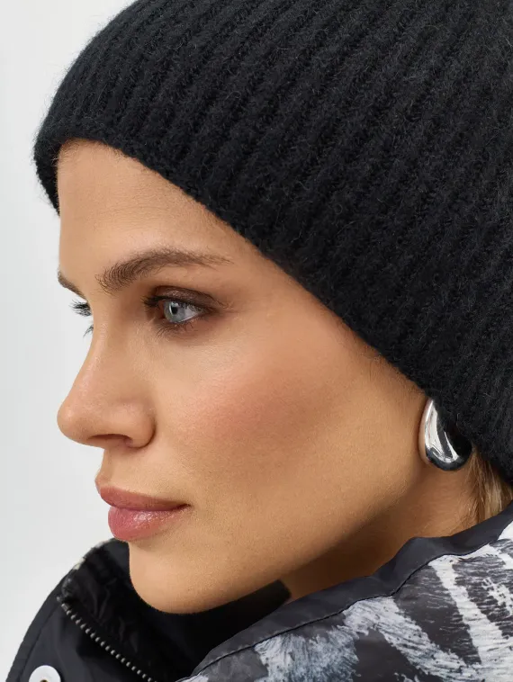 BULMER Шапка в рубчик с ангорой черная