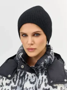 BULMER Шапка в рубчик с ангорой черная