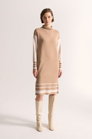 UNQ Платье вязаное