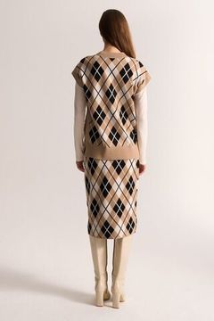 UNQ Жилет вязаный