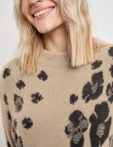 Джемпер пушистый TAIFUN