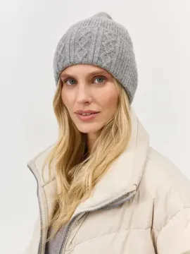 BULMER Шапка бини с декором "косы"