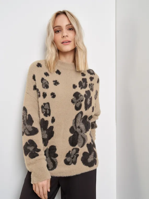 Джемпер пушистый TAIFUN