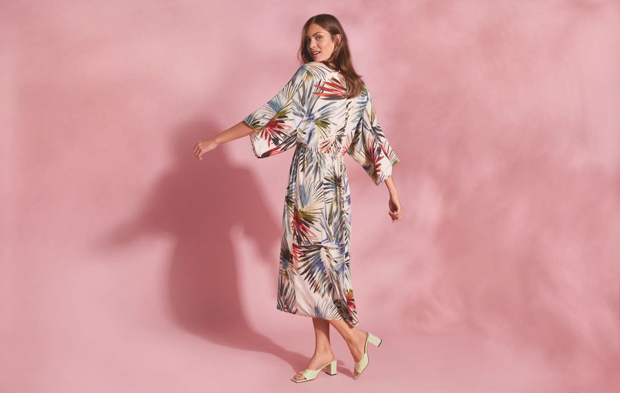 Платье с экзотическим принтом TAIFUN