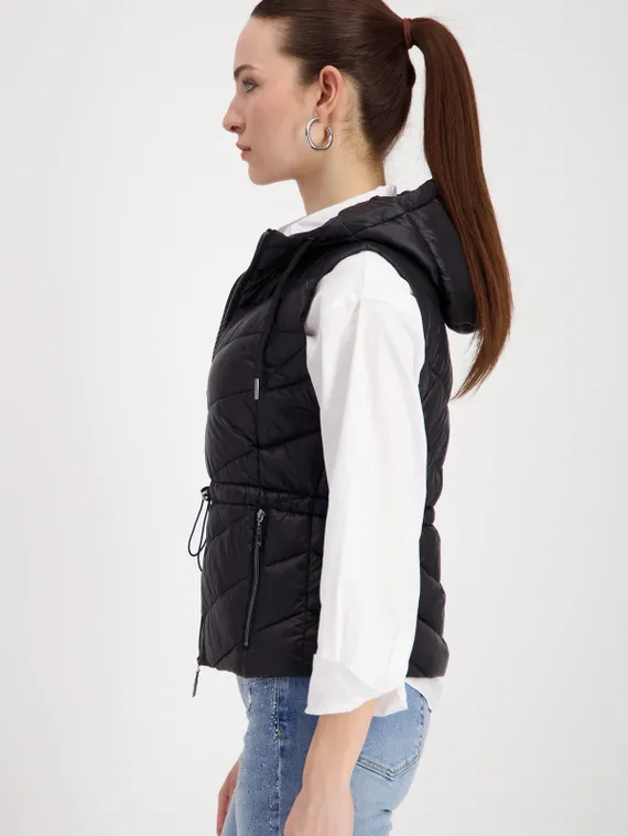 MONARI Стеганый жилет с капюшоном черный