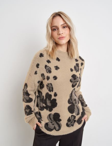 Джемпер пушистый TAIFUN