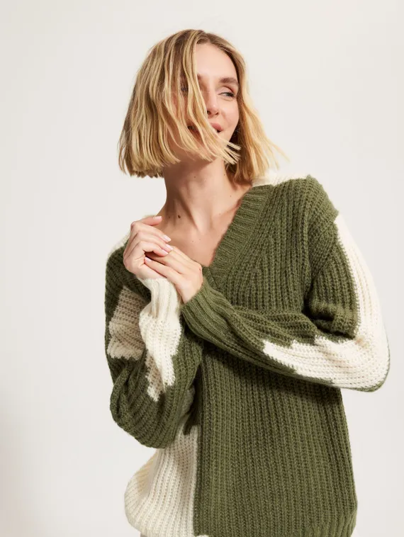 UNQ Пуловер с V-вырезом