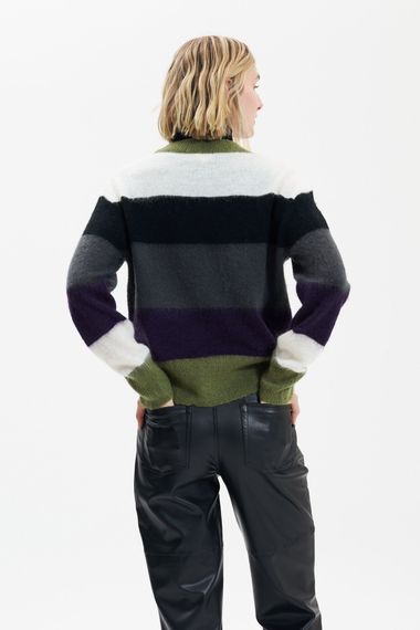 UNQ Пуловер в полоску